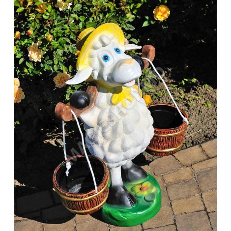 Восковая фигурка «Овца с вёдрами»